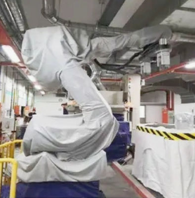 Aplikasi Penyemprotan Pakaian Pelindung Robot Waterproof dan Dustproof