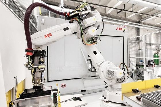 Abb Robot Penanganan Bahan IRB 5710 Permintaan Kemasan yang Berbeda