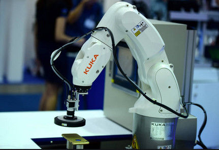 Kr 4 Six Axis Kuka Robot Industri Menghemat Ruang Untuk Otomasi perakitan